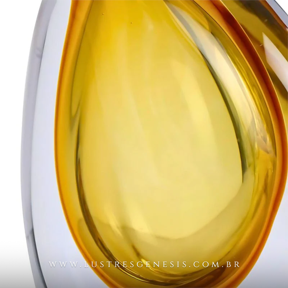 Detalhes Abajur de Cristal e Detalhes Dourado Santorine